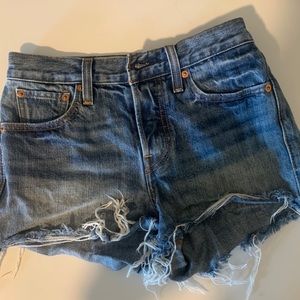 High waisted Levi shorts